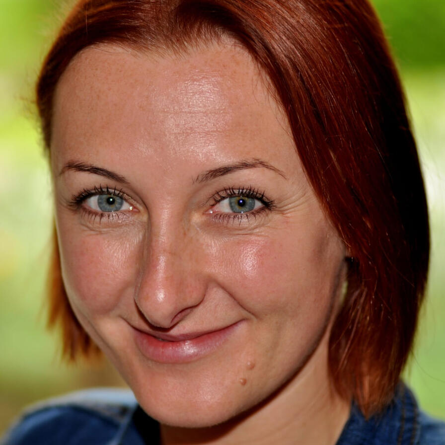 Erschaffe mit uns! Aleksandra Dołhacz – Kursleiterin für Kunsthandwerk im Modlimowo Forest Camp.